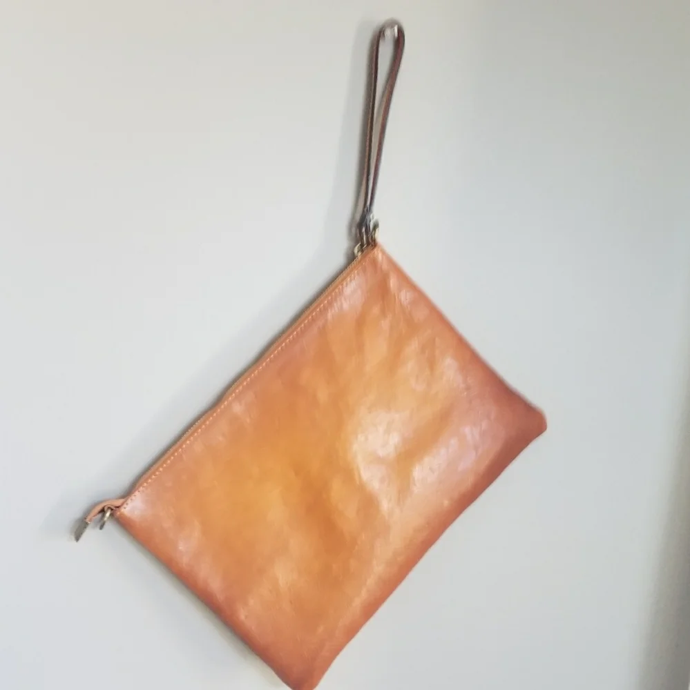 🍁New to the closet🍁 NWOT Pratesi Firenze Genuine Leather clutch - Picture 7 of 9